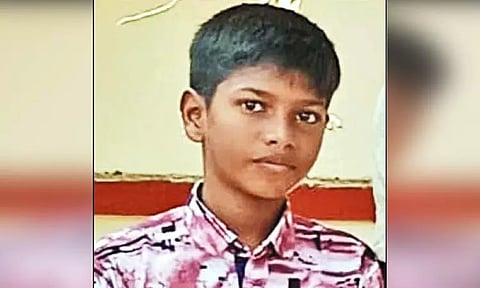 மீஞ்சூர் அருகே ஏரியில் மூழ்கி 7-ம் வகுப்பு மாணவன் பலி