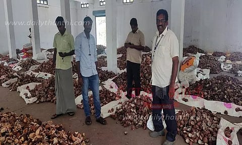 ஆனைமலையில் கொப்பரை தேங்காய் ஏலம்