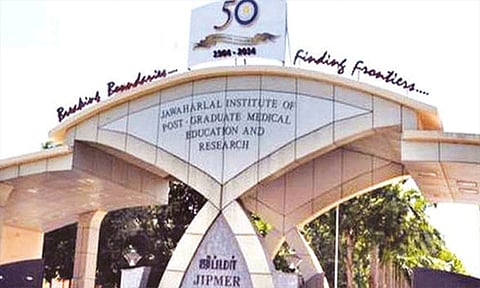 ஜிப்மர் மருத்துவமனையில் குறிப்பிட்ட வகை நோயாளிகளுக்கு சிகிச்சைக்கு கட்டணம் என்ற அறிவிப்பு நிறுத்திவைப்பு