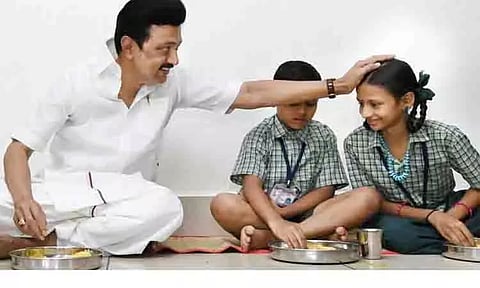 முதல்-அமைச்சரின் காலை உணவு திட்டத்திற்கு சமைக்க மகளிர் சுய உதவிக்குழுக்களை சேர்ந்த பெண்கள் தேர்வு