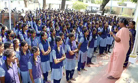 பிளஸ்2 தேர்வில் தேர்ச்சிபெற்ற மாணவர்களுக்கு இன்றுமுதல் மதிப்பெண் பட்டியல் விநியோகம்