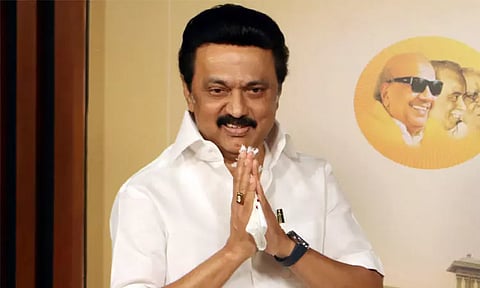 கருணாநிதி அறக்கட்டளை சார்பில் நிதி உதவி: முதல்-அமைச்சர் மு.க.ஸ்டாலின் வழங்கினார்