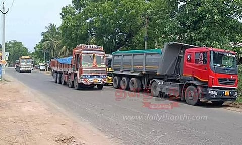அதிக பாரம் ஏற்றிச் செல்லும் கனரக வாகனங்களுக்கு திடீர் தடை