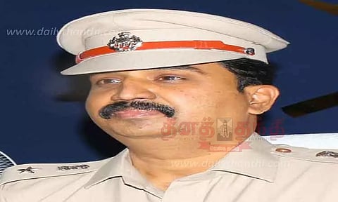 பெற்றோர்கள் தங்களது குழந்தைகள் மீது முழு கவனம் செலுத்த வேண்டும்-போலீஸ் சூப்பிரண்டு பாலாஜி சரவணன் அறிவுறுத்தல்