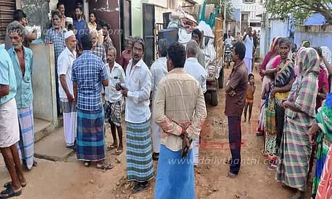 ரேஷன் கடையை பொதுமக்கள் முற்றுகை