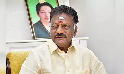 சாலைகள் அமைப்பதில் மெத்தனப் போக்கை கடைபிடிக்கும் திமுக அரசுக்கு கடும் கண்டனம் - ஓ.பன்னீர்செல்வம்