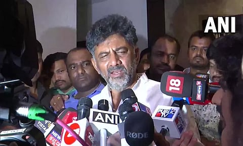 வயிறு பாதிப்பால் டெல்லிக்கு இன்று நான் போகவில்லை: பல்டி அடித்த டி.கே. சிவக்குமார்