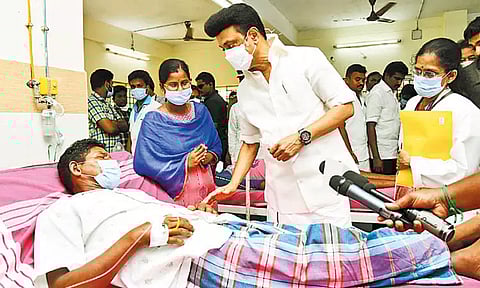 கள்ளச்சாராயத்துக்கு பலியானவர்கள் எண்ணிக்கை 17 ஆக உயர்வு: சி.பி.சி.ஐ.டி. விசாரணைக்கு அரசு உத்தரவு