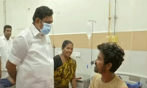 கள்ளச்சாராயம் குடித்து சிகிச்சை பெறுபவர்களை நேரில் சந்தித்து ஆறுதல் கூறிய எடப்பாடி பழனிசாமி