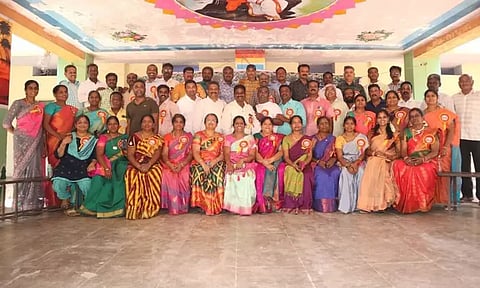 முன்னாள் மாணவர்கள் சந்திப்பு