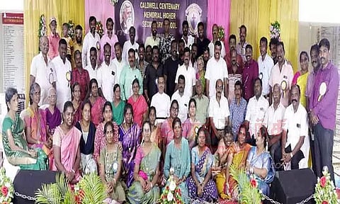 முன்னாள் மாணவர்கள் சந்திப்பு