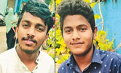 கடலில் குளிக்க சென்றபோது விபரீதம் ராட்சத அலையில் சிக்கி மாணவர்கள் 2 பேர் பலி - மாயமான மற்றொரு மாணவரை தேடுகின்றனர்