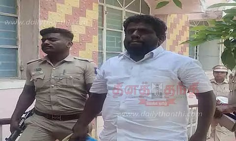 கைதான பா.ஜ.க. நிர்வாகி கோர்ட்டில் ஆஜர்