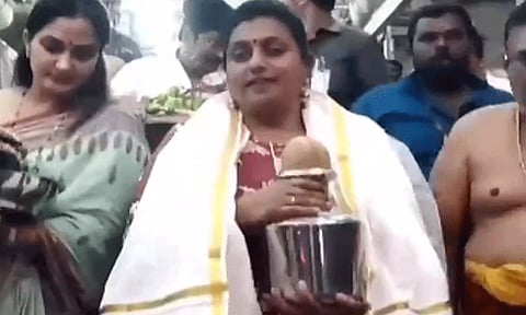 "ஆந்திராவின் 175 தொகுதிகளிலும் வெல்வோம்" - திருச்செந்தூரில் சாமி தரிசனம் செய்த ஆந்திர மாநில மந்திரி ரோஜா பேட்டி!