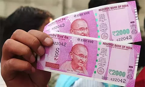 2,000 ரூபாய் நோட்டு செல்லாது - வங்கியில் மாற்றிக்கொள்ள பொதுமக்களுக்கு வேண்டுகோள் - ரிசர்வ் வங்கி அதிரடி அறிவிப்பு
