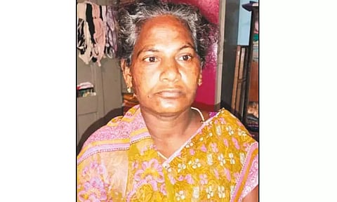 மாங்காட்டில் கொத்தனாரை அடித்துக்கொன்ற வழக்கில் கள்ளக்காதலி கைது