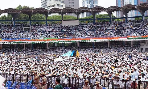 சித்தராமையாவின் பதவி ஏற்பு விழா; மைதானத்தில் பொதுமக்கள் மீது போலீஸ் தடியடி