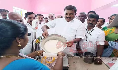 புதிய ரேஷன் கடை திறப்பு