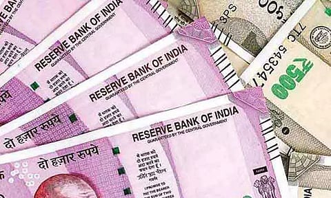 கேரளாவில் இருந்து குமரிக்கு மீன் கழிவுகளை ஏற்றி வந்த 2 லாரிகளுக்கு ரூ.20 ஆயிரம் அபராதம்