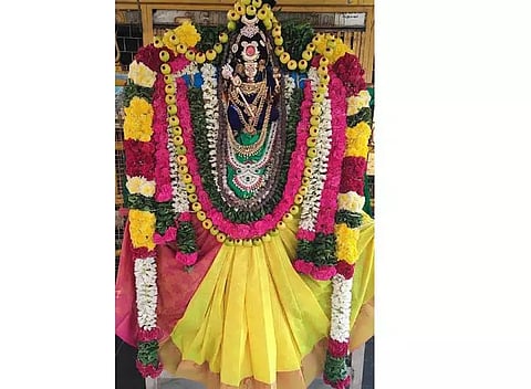 சங்கராபுரம் அருகேபெரியநாயகி அம்மன் கோவிலில் ஊஞ்சல் உற்சவம்