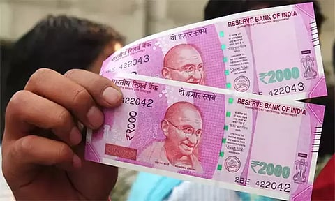 23-ந்தேதி முதல் 2000 ரூபாய் நோட்டுகளை மாற்ற வங்கிகளில் சிறப்பு கவுண்டர்கள்...!