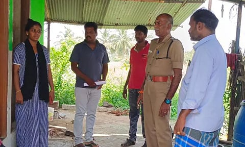 பெண்ணை தாக்கி 7 பவுன் தாலி சங்கிலி பறிப்பு