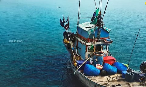 இலங்கை மீனவர்கள் 5 பேர் கைது