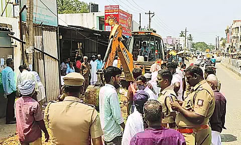 ஸ்ரீபெரும்புதூர் பஜார் பகுதியில் ஆக்கிரமிப்புகளை அகற்ற வியாபாரிகள் எதிர்ப்பு