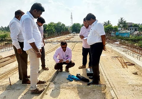 மேம்பாலம் கட்டும் பணி