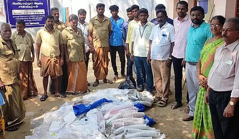 100 கிலோ பிளாஸ்டிக் பொருட்கள் பறிமுதல்