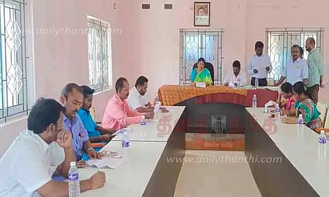 கானாடுகாத்தான் பேரூராட்சி கூட்டம்