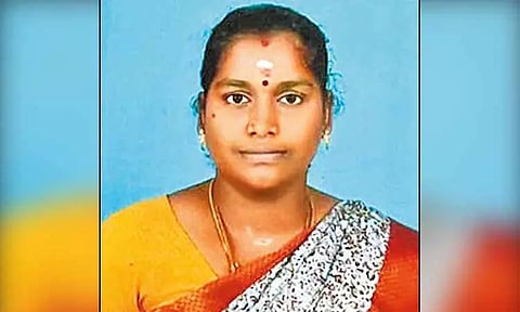 கணவருடன் தகராறு: 3 வயது குழந்தையுடன் பெண் தற்கொலை