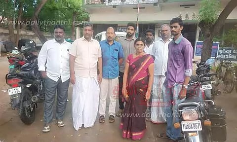 சாத்தான்குளம் வாரச் சந்தையில் குத்தகை காலம் முடிந்த பிறகு புதிய கடைகளை ஏலம் விட கோரிக்கை