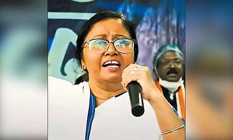 டைரக்டருக்கு போலீஸ் சம்மன்... மம்தா பானர்ஜி அரசுக்கு எதிராக புதிய படம்?