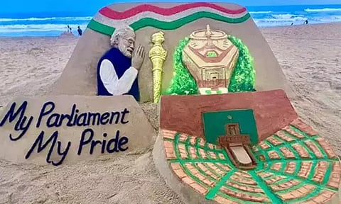 புதிய நாடாளுமன்ற கட்டிடம் இன்று திறப்பு - பூரி கடற்கரையில் நாடாளுமன்ற மணல் சிற்பம்..!