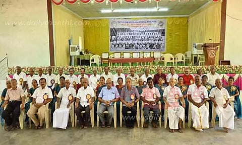 முன்னாள் மாணவர்கள் சந்திப்பு