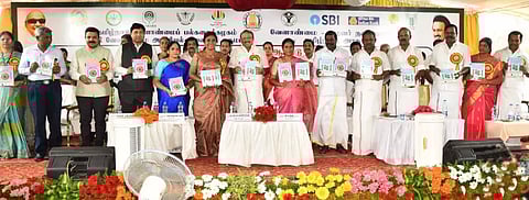 பாப்பாரப்பட்டியில்மண்டல அளவிலான சிறுதானிய திருவிழாஅமைச்சர் எம்.ஆர்.கே. பன்னீர்செல்வம் தொடங்கி வைத்தார்