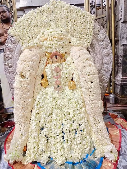 சமயபுரம் மாரியம்மனுக்கு மகா அபிஷேகம்