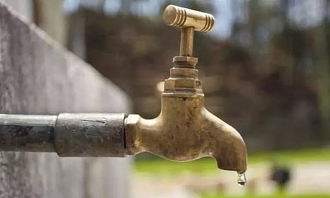 குழாய் இணைப்பு பணிகள் காரணமாக ராயபுரம், தண்டையார்பேட்டை, திரு.வி.க.நகரில் நாளை குடிநீர் வினியோகம் நிறுத்தம் - லாரிகள் மூலம் வழங்க நடவடிக்கை