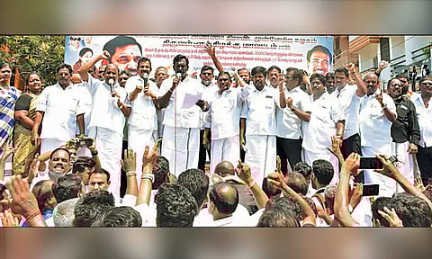 சென்னை புறநகர் பகுதியில் அ.தி.மு.க. கண்டன ஆர்ப்பாட்டம்