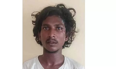 மோட்டார் சைக்கிள் திருடிய வாலிபர் கைது