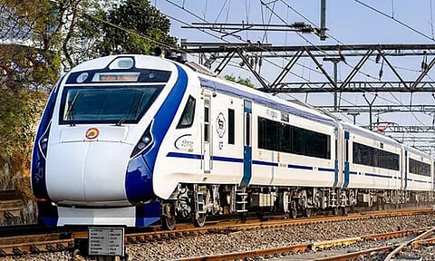 கேரளாவில் வந்தே பாரத் ரெயில் முன் பாய்ந்து ஒருவர் தற்கொலை-போலீசார் விசாரணை