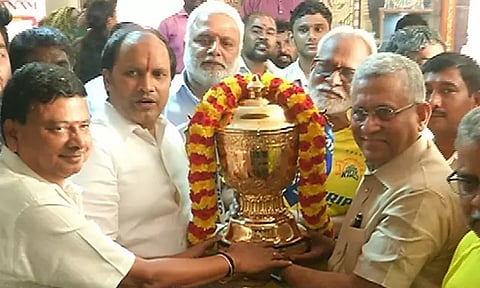 சென்னை திருப்பதி தேவஸ்தானத்தில் ஐபிஎல் கோப்பைக்கு பூஜை...!