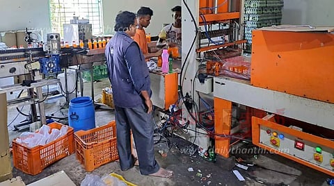 காரிமங்கலத்தில்ஓட்டல்கள், மாம்பழ கடைகளில் உணவு பாதுகாப்பு அலுவலர் சோதனை