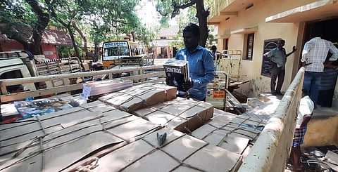 இலவச பாட புத்தகங்கள் அனுப்பும் பணி தீவிரம்