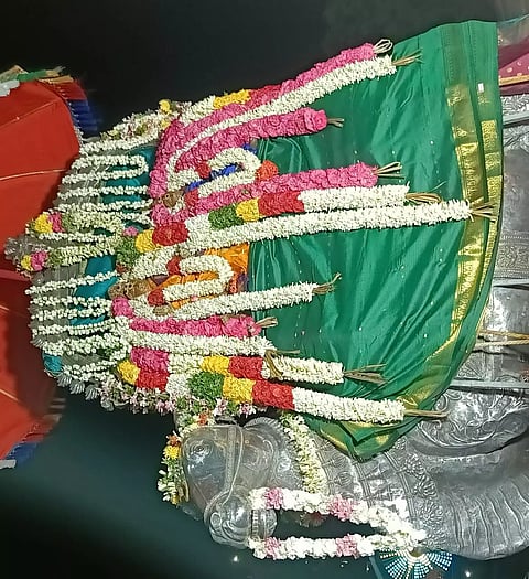 வெள்ளி குதிரை வாகனத்தில் அரங்குளநாதர்-பெரியநாயகி அம்மன் வீதி உலா