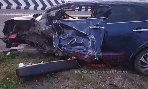 திருமங்கலம் அருகே சாலையோர தடுப்புச்சுவரில் கார் மோதி தாய்-மகன் பலி; 3 பேர் படுகாயம்