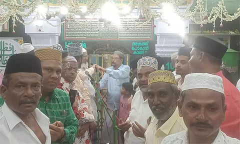 ஏர்வாடி தர்கா சந்தனக்கூடு திருவிழாவை முன்னிட்டு ராமநாதபுரத்தில் ஜூன் 13-ந்தேதி உள்ளூர் விடுமுறை