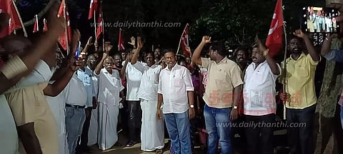 மார்க்சிஸ்ட் கம்யூனிஸ்டு கட்சியினர் போராட்டம்