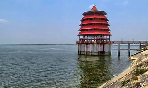 கோடை காலத்தில் தண்ணீர் பயன்பாடு அதிகரிப்பு எதிரொலி: சென்னை குடிநீர் ஏரிகளில் நீர் இருப்பு 60 சதவீதத்துக்கு கீழ் குறைந்தது